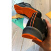 کفش کتانی بندی آدیداس ریسر رنگ مشکی نارنجی مناسب برای پیاده روی و باشگاه